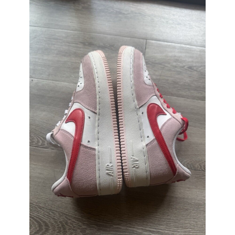 Nike Air Force 1 Low 07 QS Valentine’s Day Love Letter Pink Red DD3384-600 Suede - Picture 11 of 16